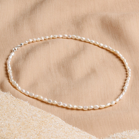 Delicate Freshwater Pearl Necklace – A Symbol of Elegance and Grace