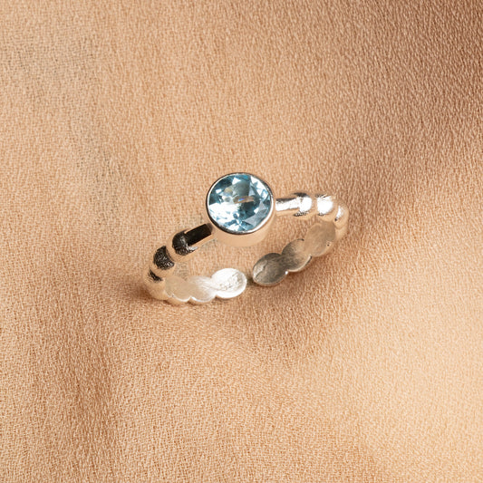 Elegant Sterling Silver Aquamarine Ring – A Symbol of Tranquility