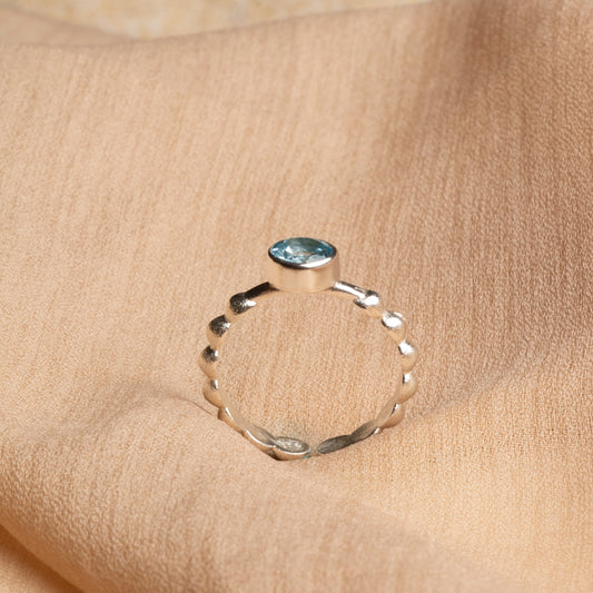 Elegant Sterling Silver Aquamarine Ring – A Symbol of Tranquility